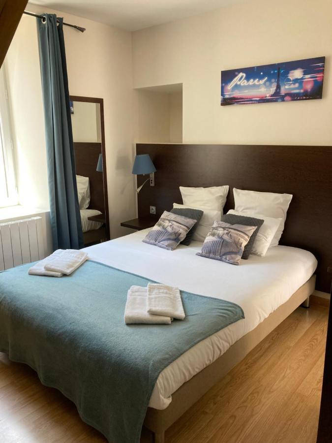 Hotel Le Saint Patrice บาเยอ ภายนอก รูปภาพ