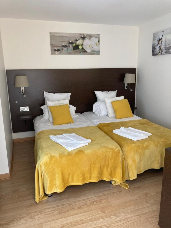 Hotel Le Saint Patrice บาเยอ ภายนอก รูปภาพ