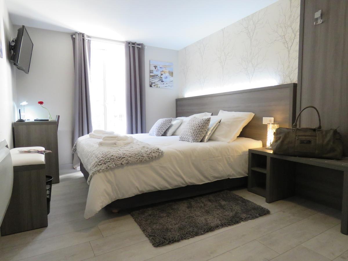 Hotel Le Saint Patrice บาเยอ ภายนอก รูปภาพ