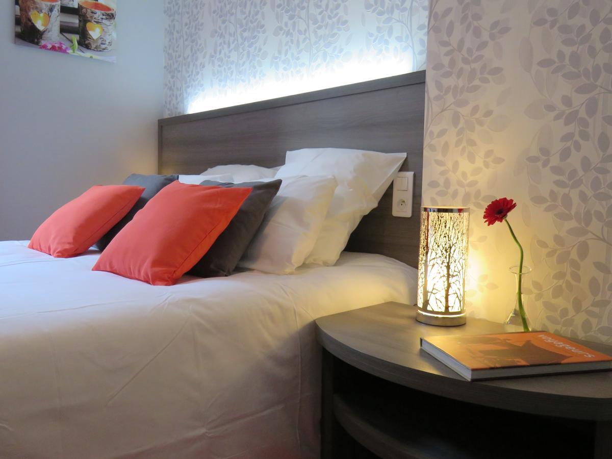 Hotel Le Saint Patrice บาเยอ ภายนอก รูปภาพ