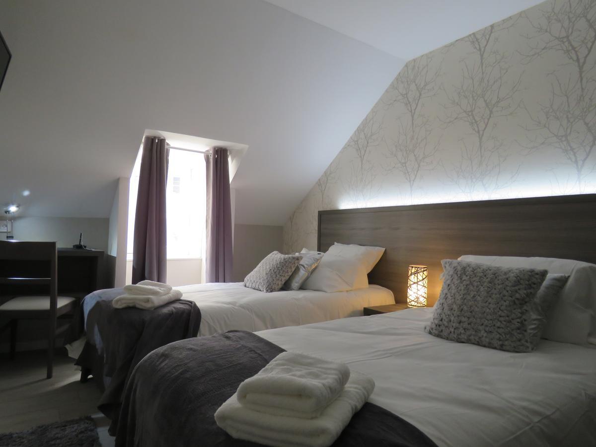 Hotel Le Saint Patrice บาเยอ ภายนอก รูปภาพ