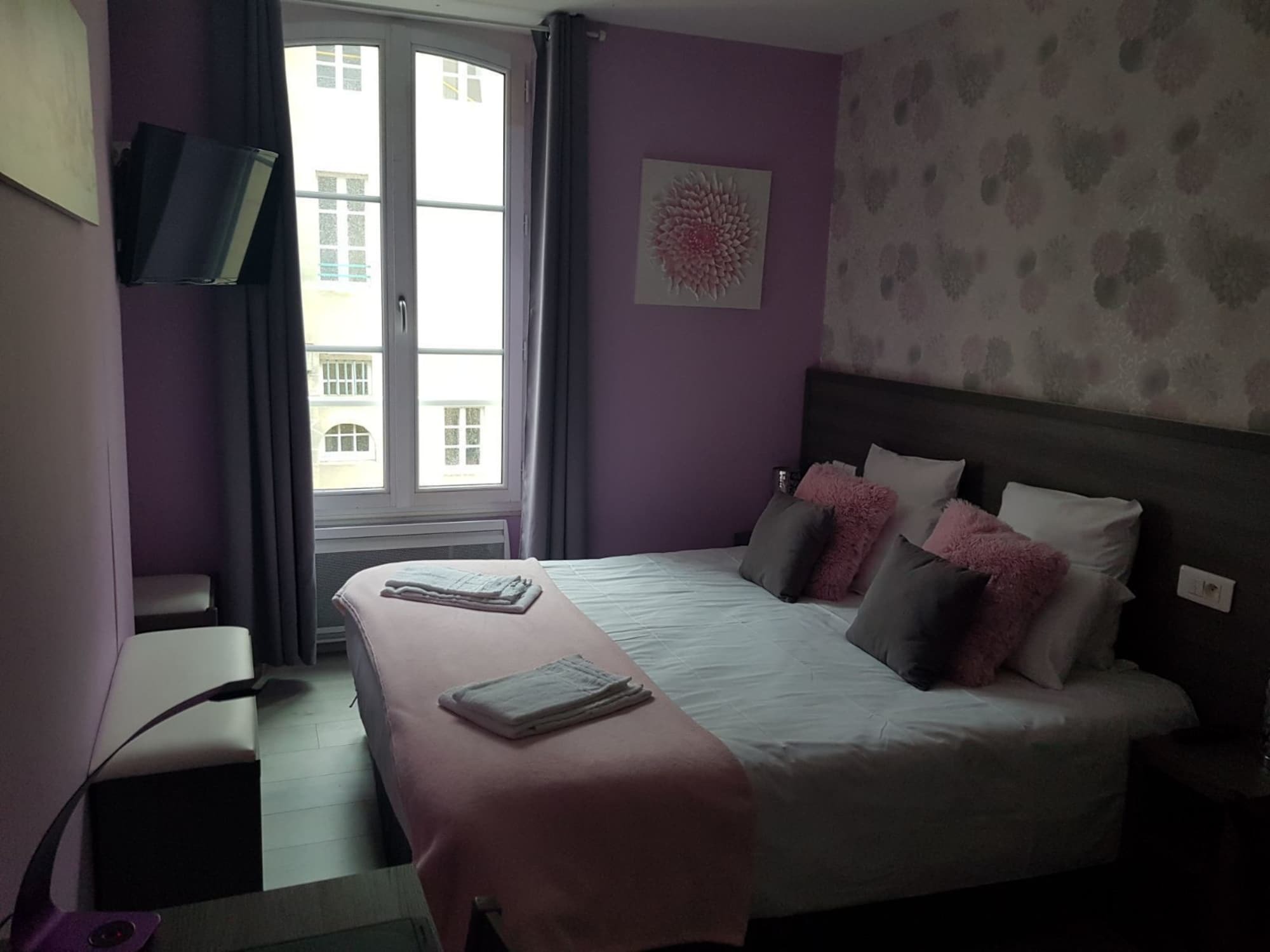 Hotel Le Saint Patrice บาเยอ ภายนอก รูปภาพ