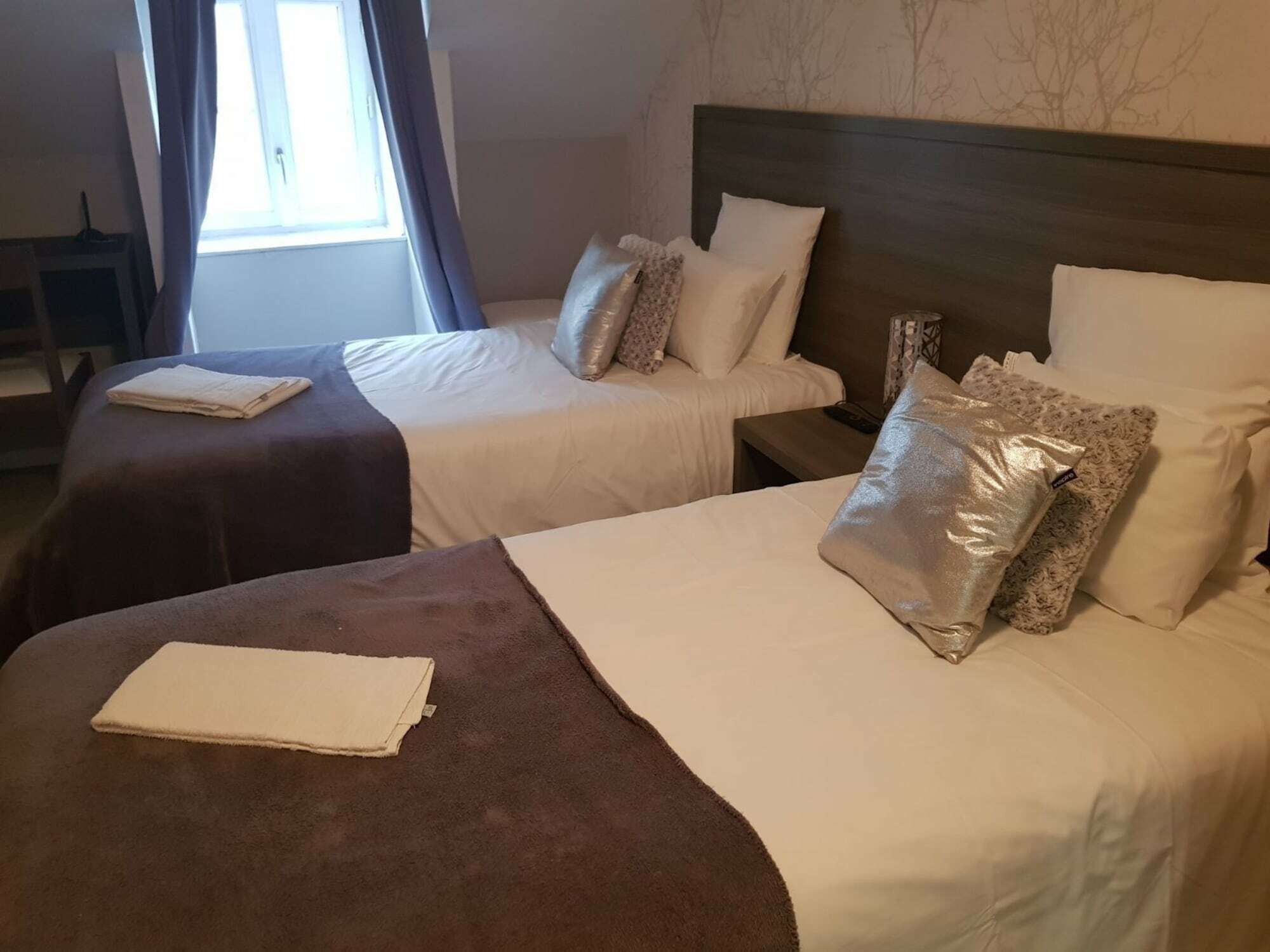 Hotel Le Saint Patrice บาเยอ ภายนอก รูปภาพ