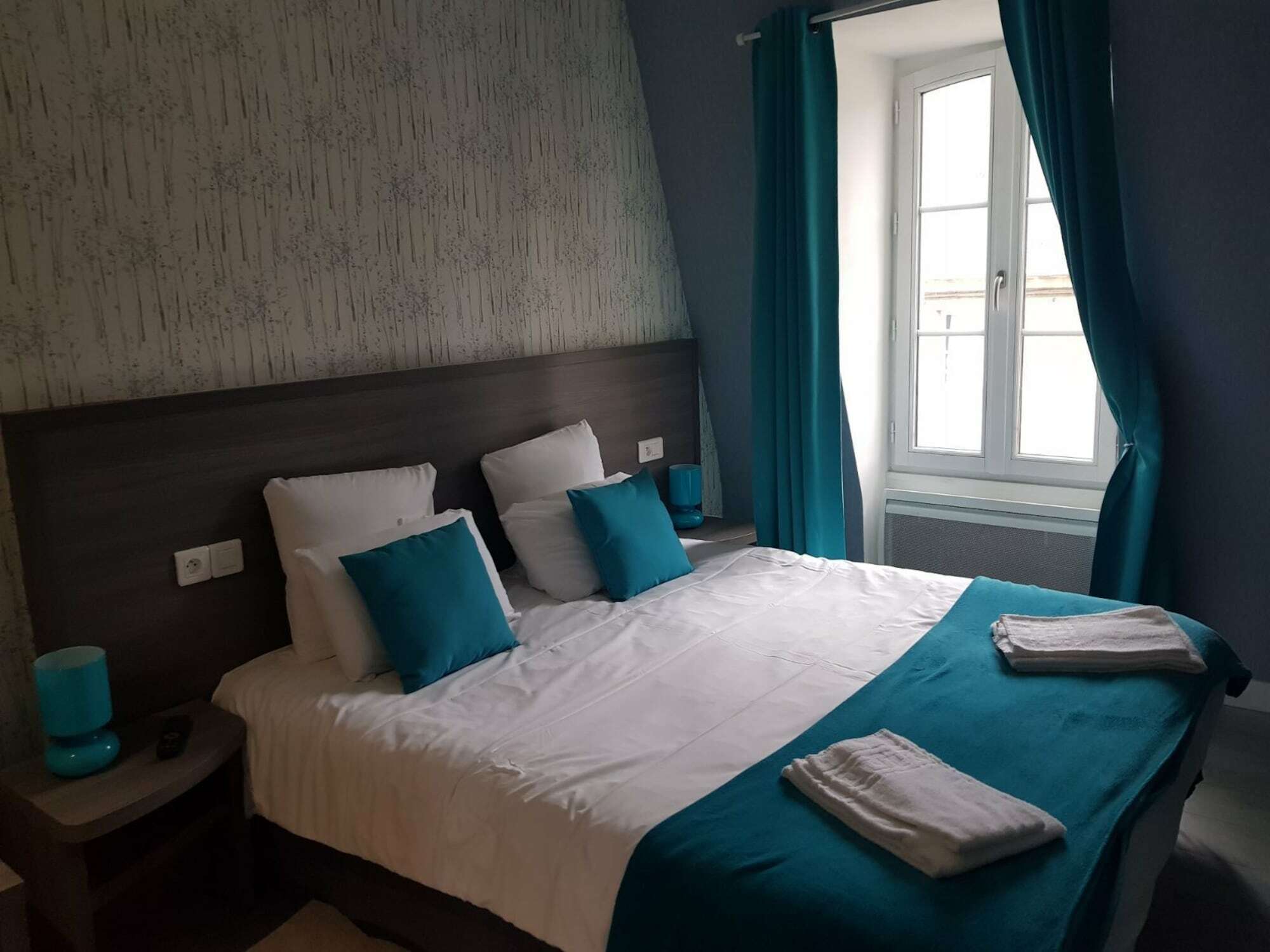 Hotel Le Saint Patrice บาเยอ ภายนอก รูปภาพ