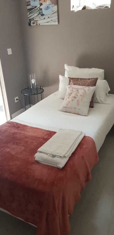 Hotel Le Saint Patrice บาเยอ ภายนอก รูปภาพ